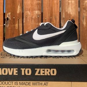 Nike Airmax Dawn Women’s Sneakers Size 8 Black